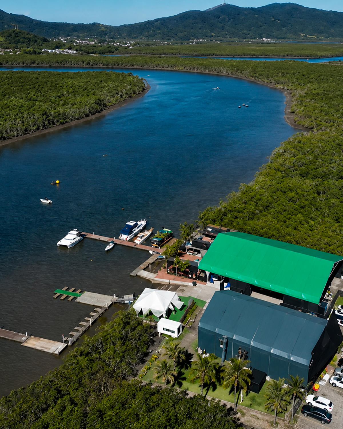 Vista aérea do Pier Club em Bertioga